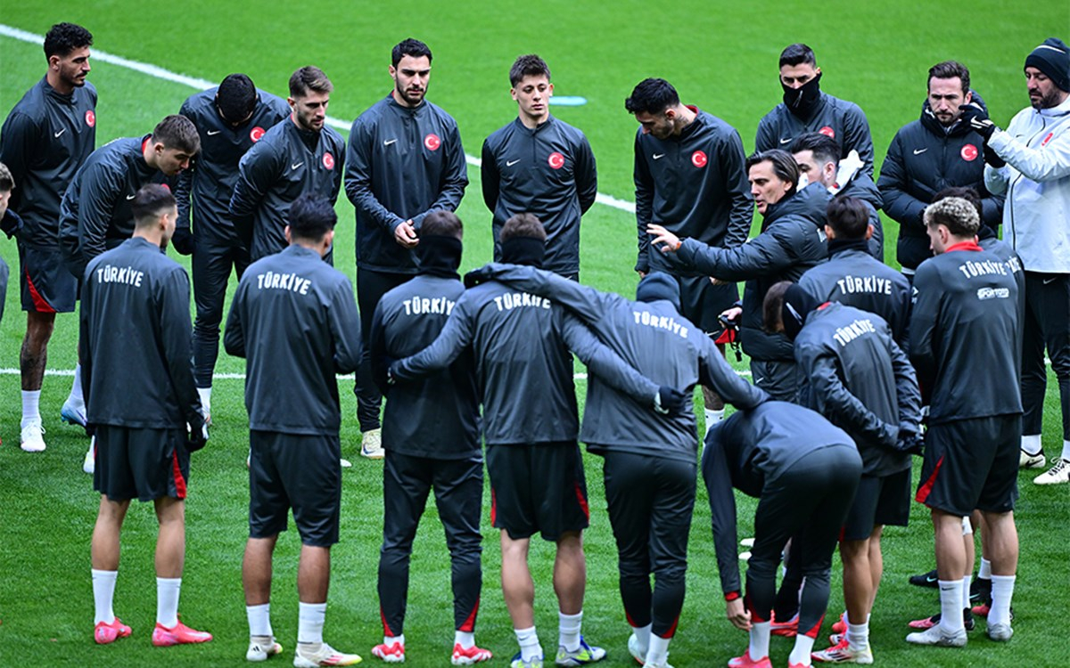 Türkiye 2026 Dünya Kupası hazırlıkları için belirlenen futbolcuların fotoğrafı
