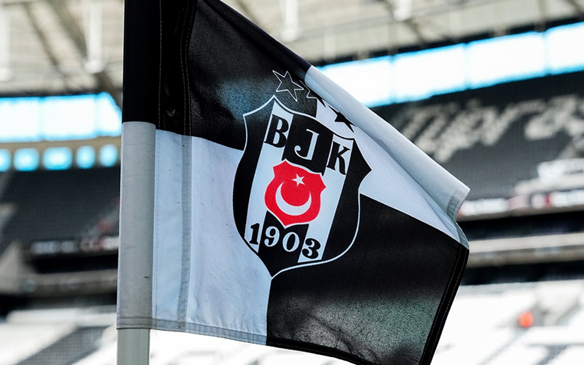 Beşiktaş genç futbolcularıyla yeni sözleşme imzaladı