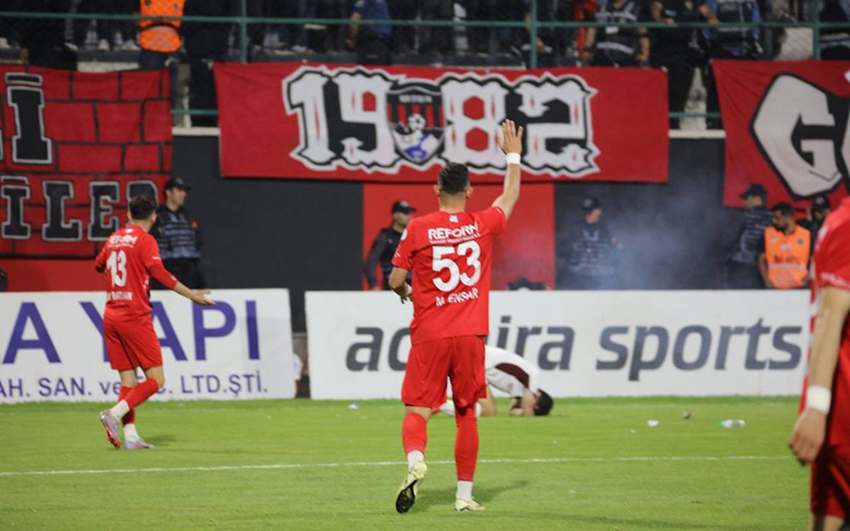 Elazığspor ve Vanspor arasındaki play-off maçlarından bir görüntü