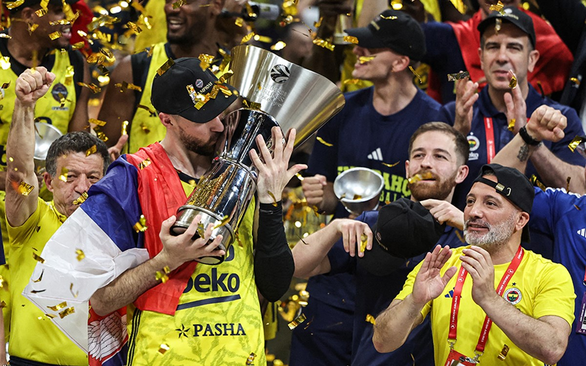 Fenerbahçe Beko logosuna ikinci yıldızın eklendiği görsel