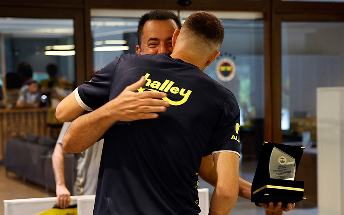 Fenerbahçe'de Edin Dzeko ve Dusan Tadic vedası ve kutlamalar
