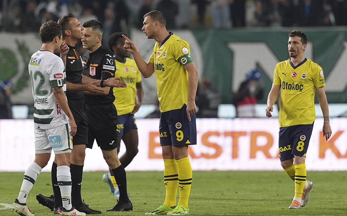 Fenerbahçe ve Konyaspor kulüplerinin resmi