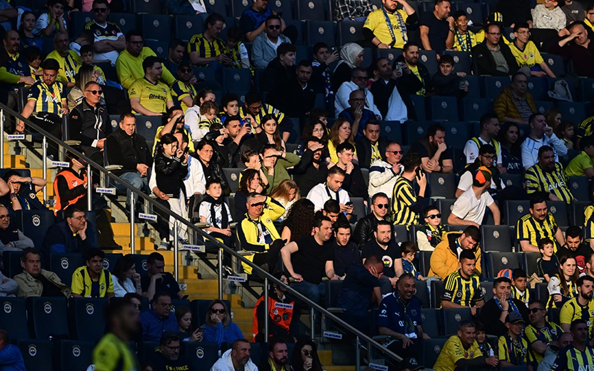 Fenerbahçe taraftarları protesto yürüyüşü