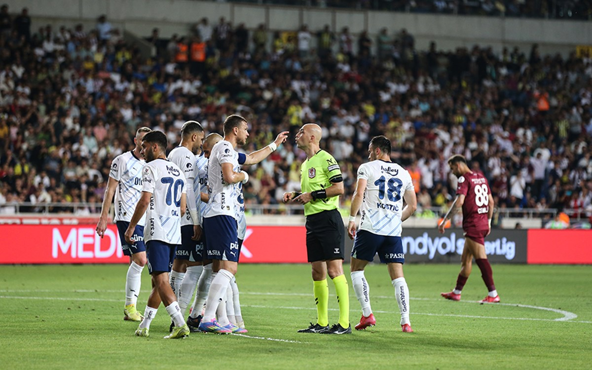 Fenerbahçe ve Hatayspor maçında mücadele