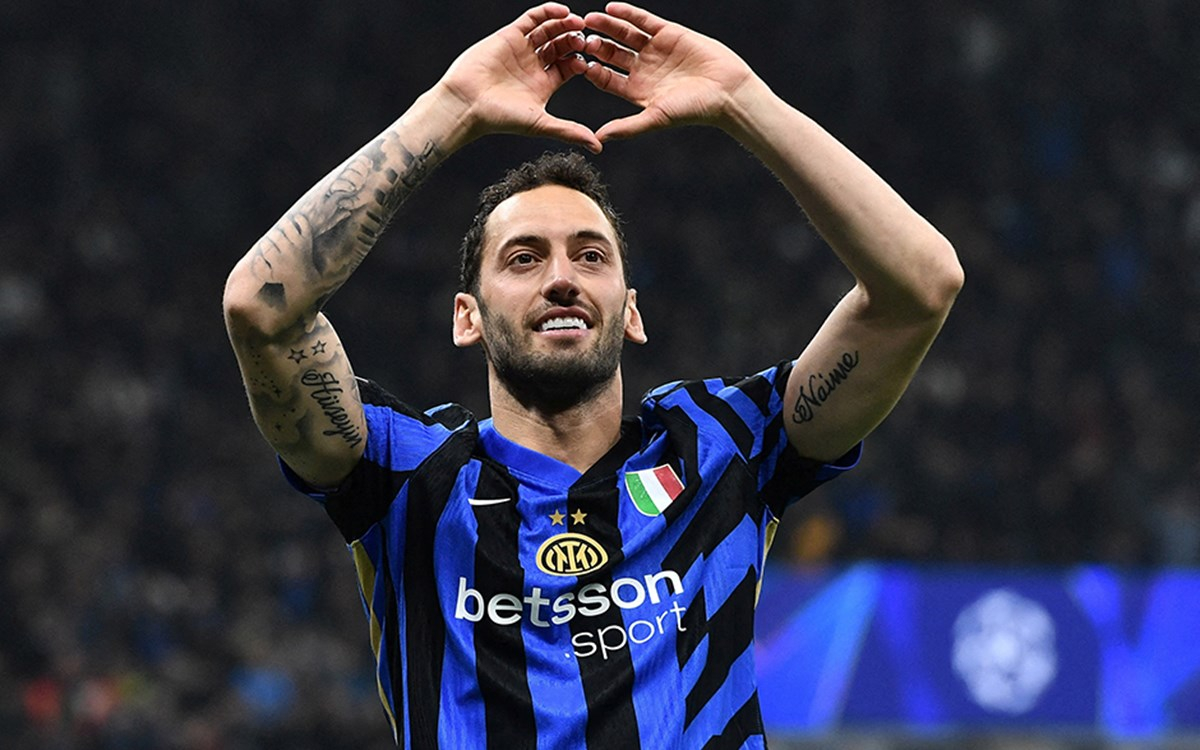 Hakan Çalhanoğlu UEFA Şampiyonlar Ligi finali hazırlıkları sırasında