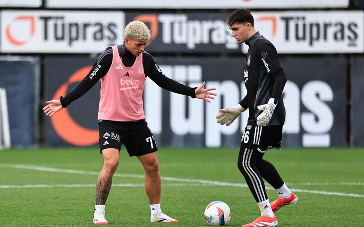 Beşiktaş'ın yeni transferi Ricardo antrenman yaparken