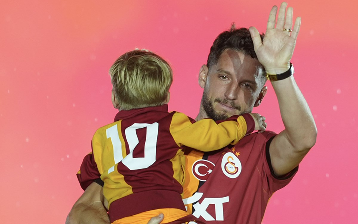 Dries Mertens Galatasaray ile antrenman yaparken
