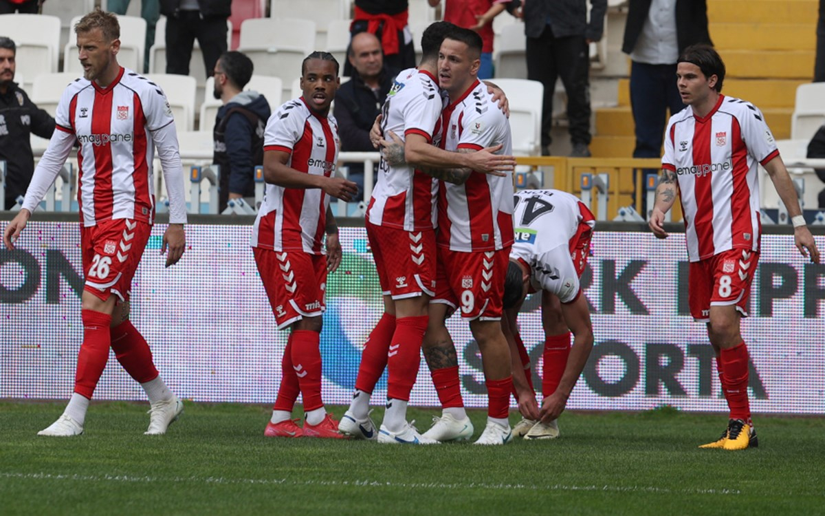 Sivasspor'a transfer yasağı kararı
