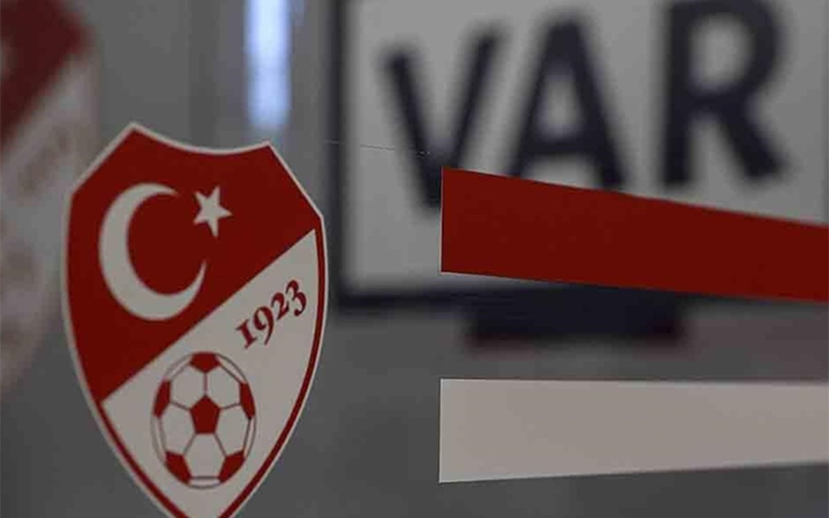 VAR kayıtları ve futbol maç incelemeleri