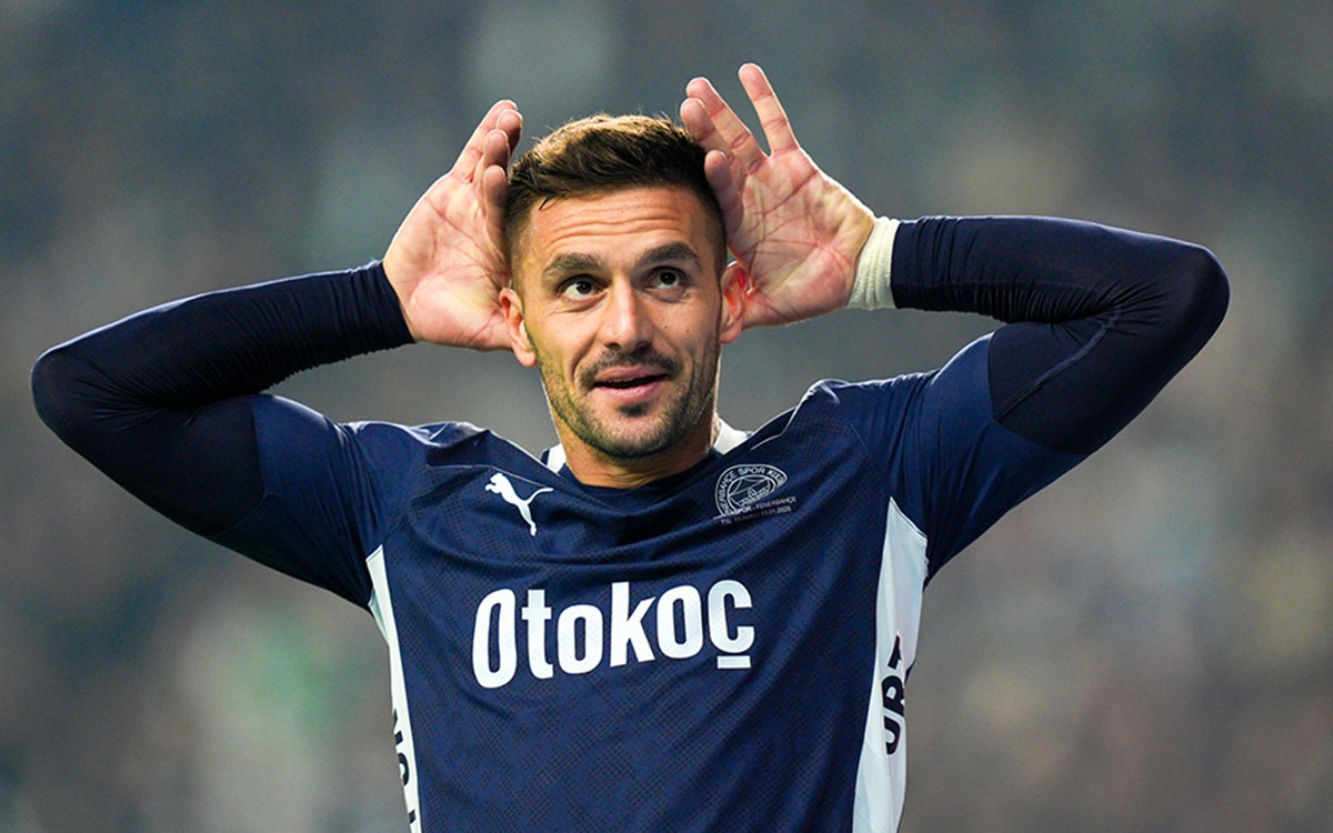 Dusan Tadic Fenerbahçe formasıyla sahada
