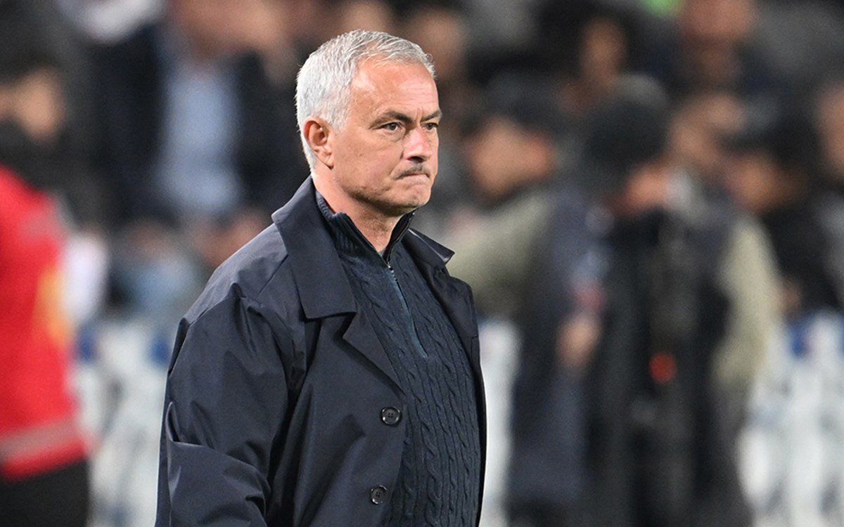 Fenerbahçe Teknik Direktör Mourinho ve takım oyuncuları