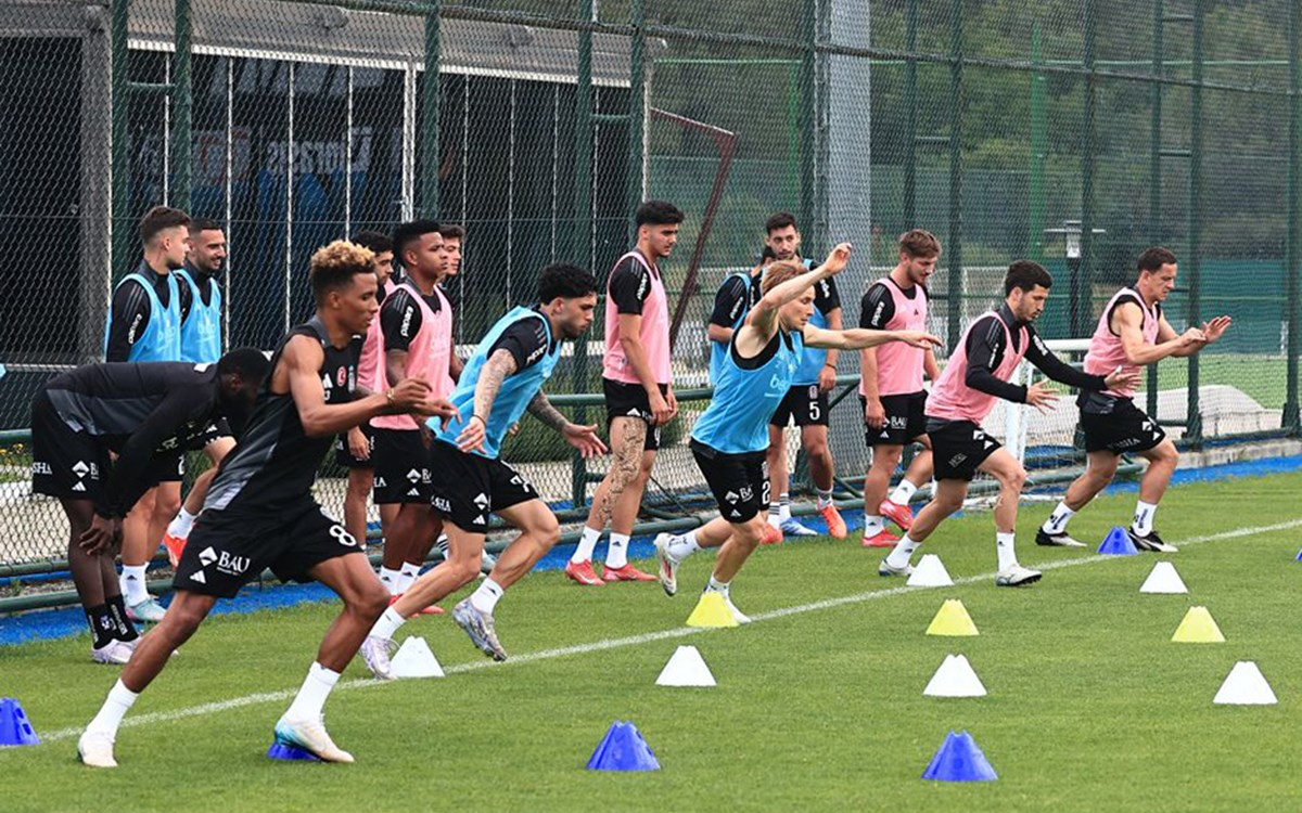 Beşiktaş futbol takımı yeni sezon hazırlıkları için toplanıyor