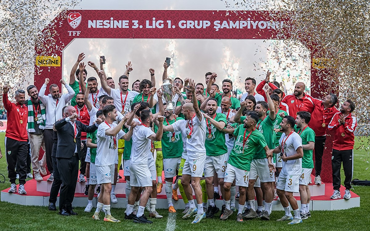 Bursaspor stadı ve taraftarlar