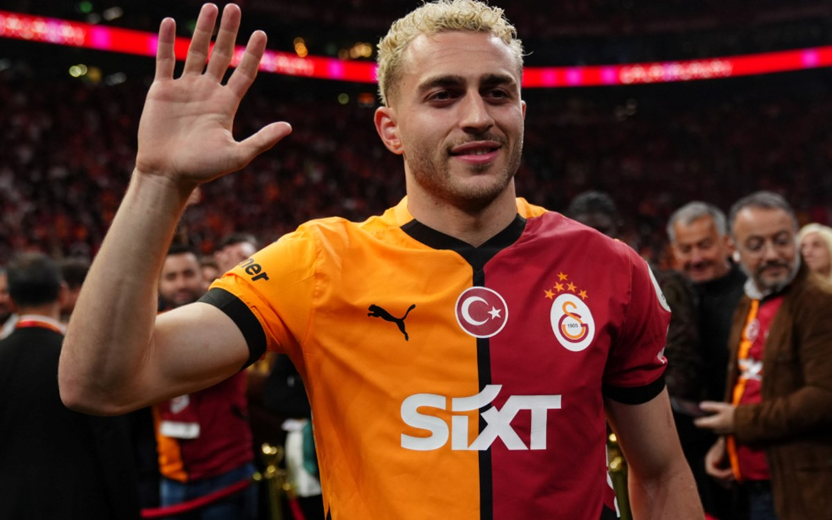 Galatasaray'ın futbolcusu Barış Alper Yılmaz sahada