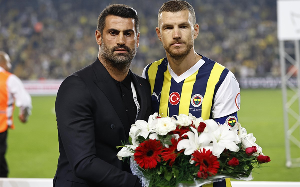 Edin Dzeko'nun futbol pozisyonu ve transfer detayları