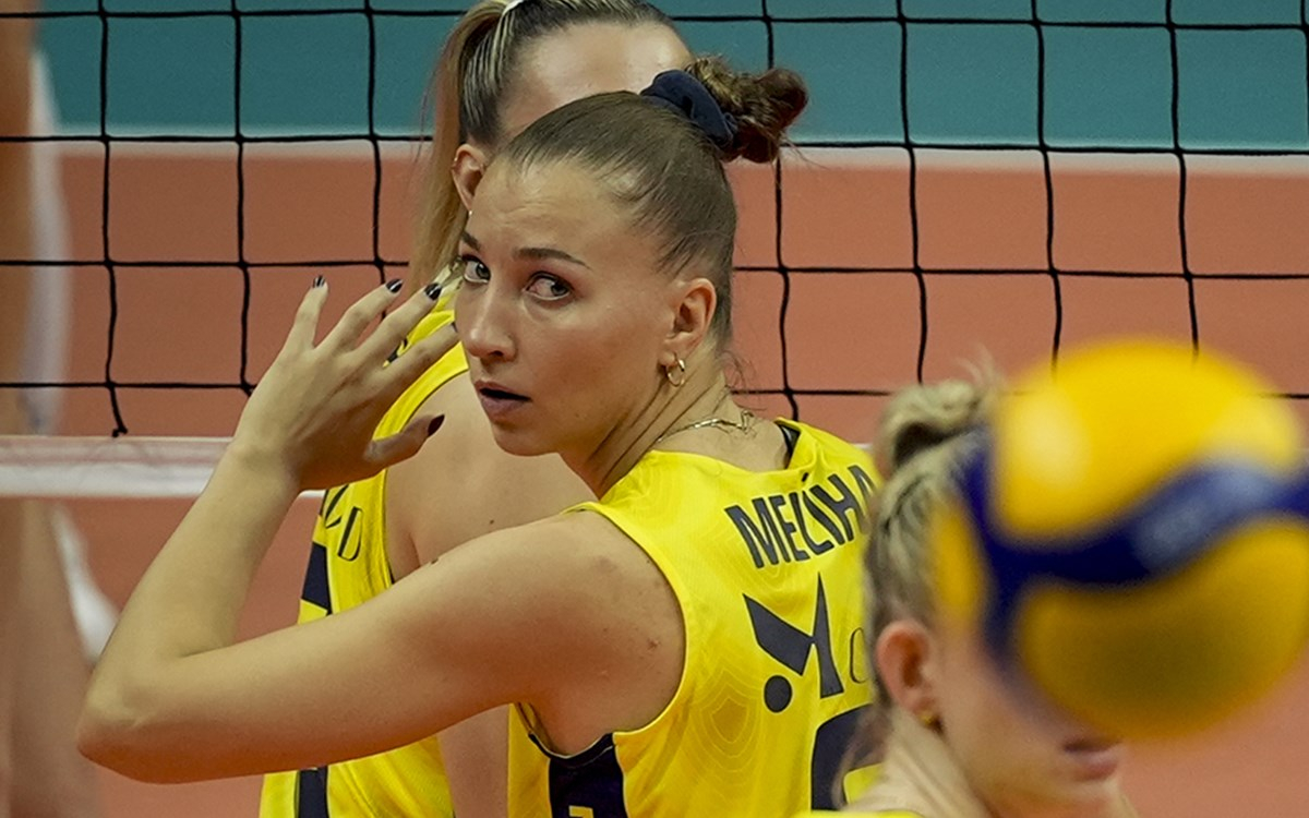 Meliha Diken Eczacıbaşı Dynavit formasıyla