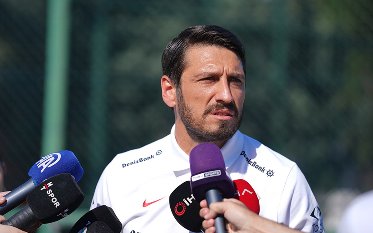 Egemen Korkmaz milli takım açıklaması yaparken