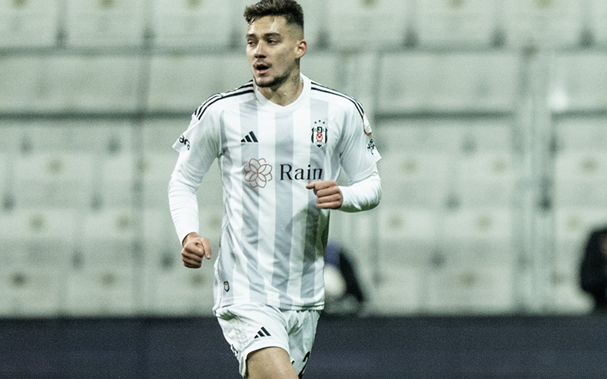 Ernest Muçi Beşiktaş formasıyla sahada