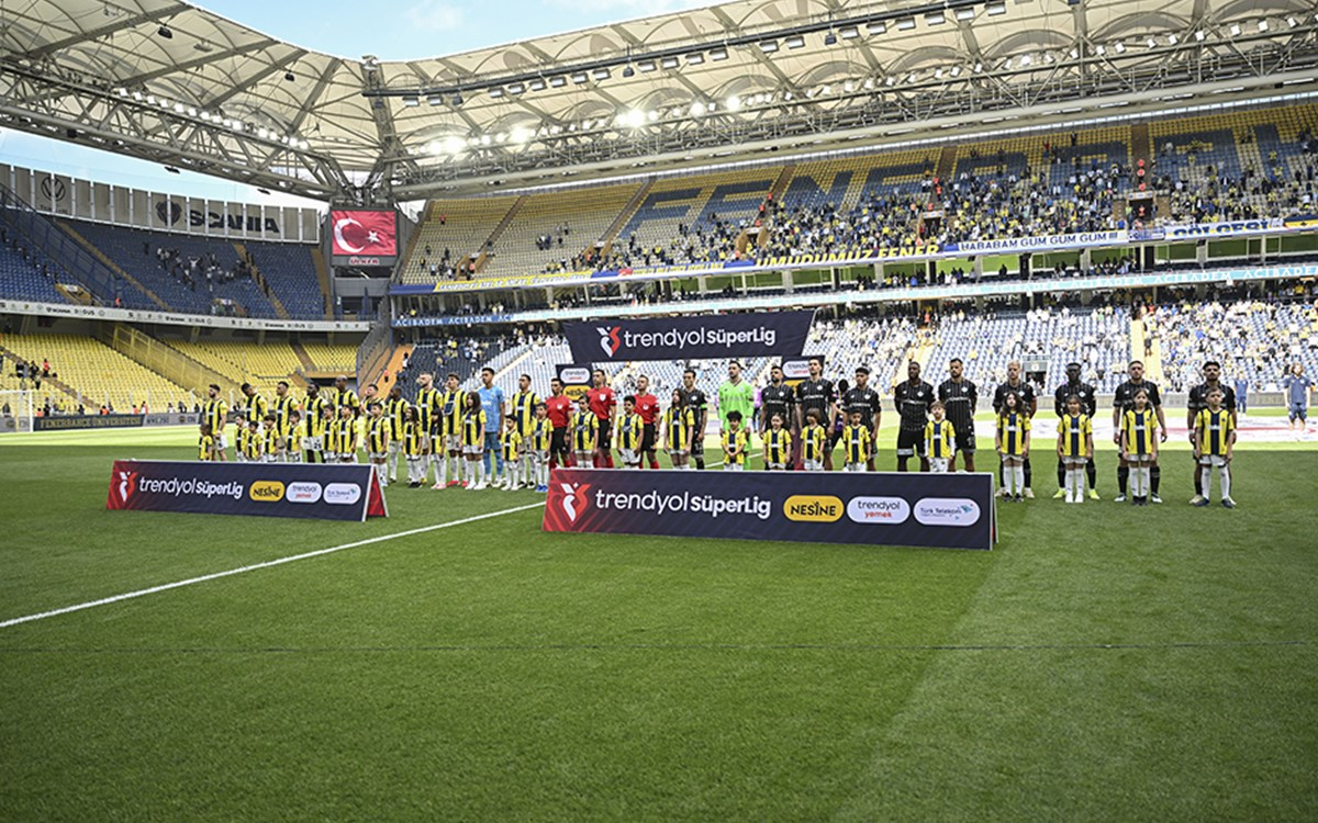 Fenerbahçe taraftarları maç sonrası tepki gösteriyor