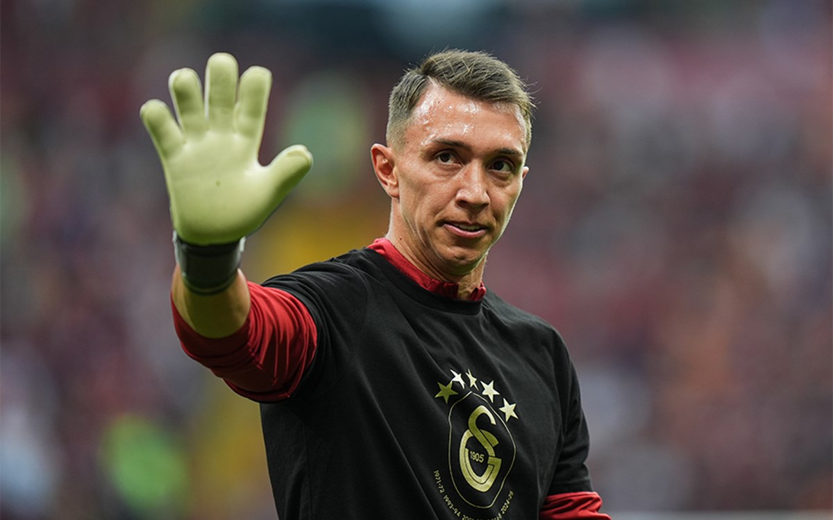 Fernando Muslera veda ederken İstanbul Havalimanı'nda görüntüsü