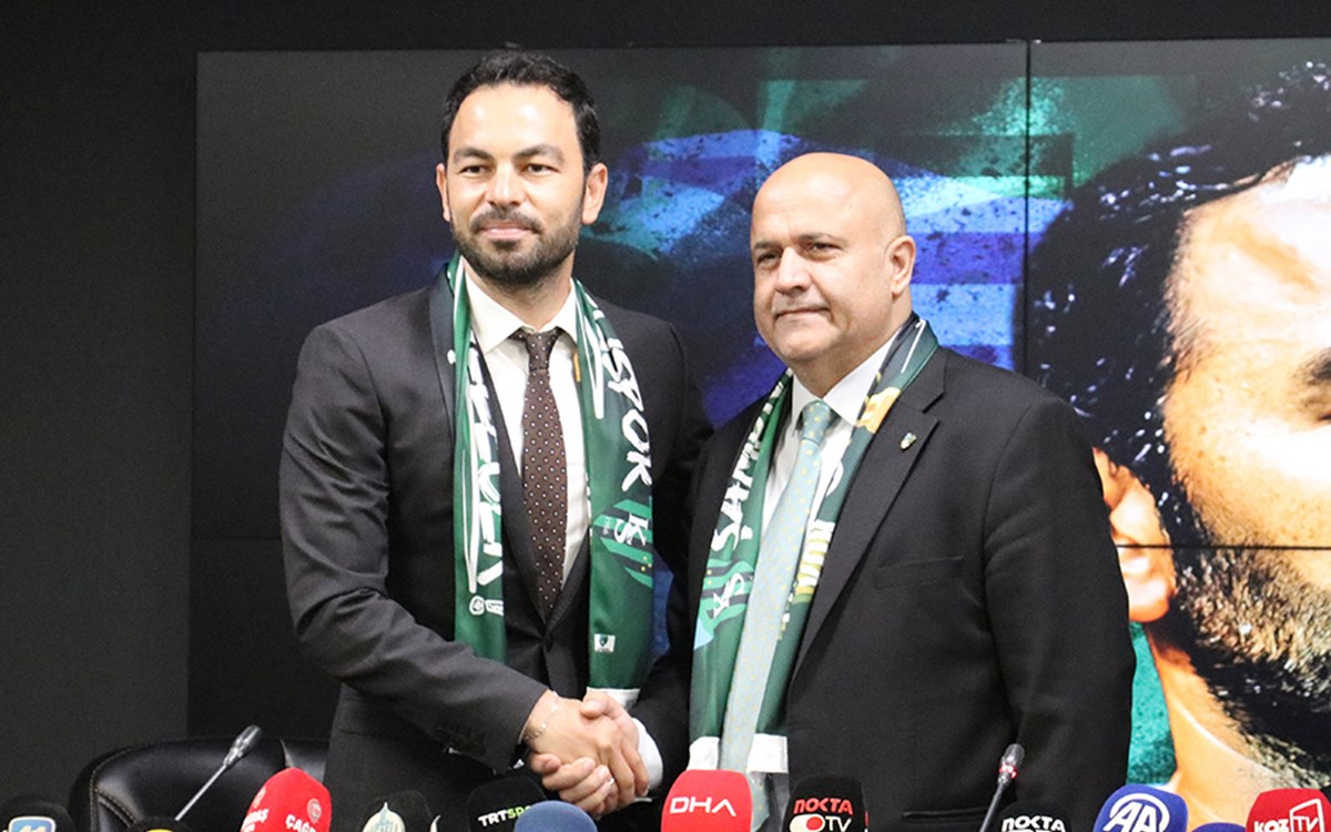 Kocaelispor yeni teknik direktörü Selçuk İnan imza töreninde