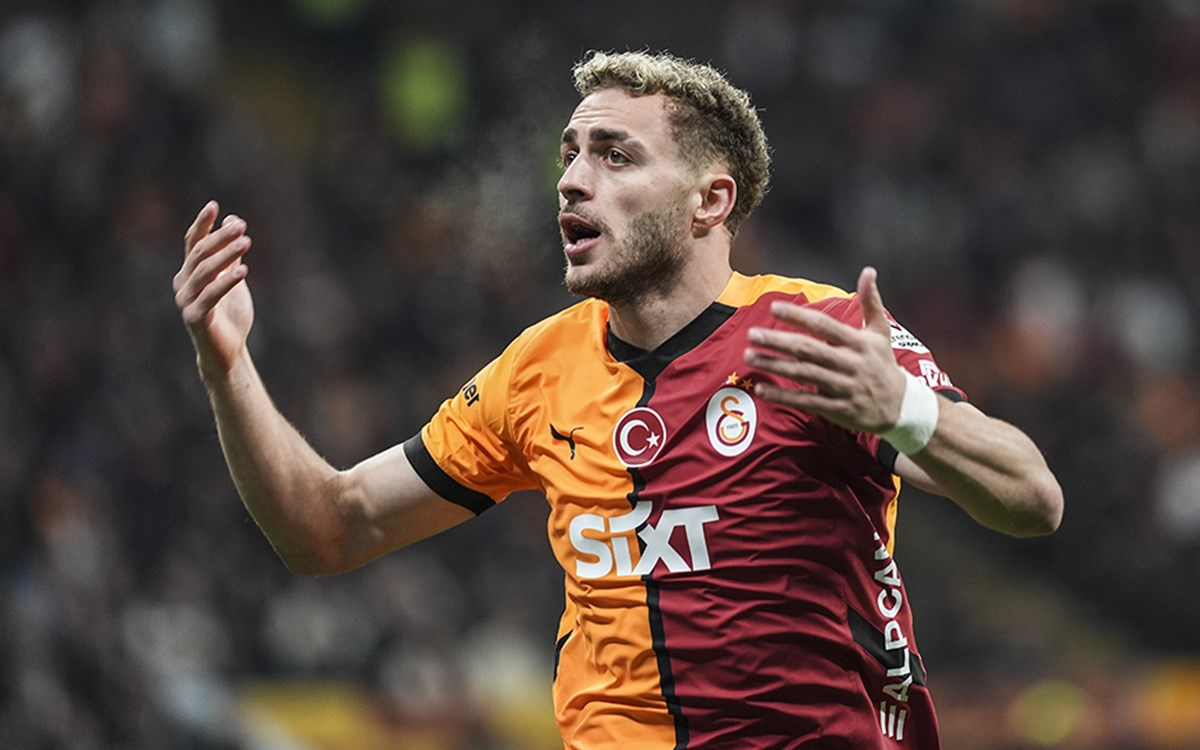 Galatasaraylı genç futbolcu Barış Alper Yılmaz sahada