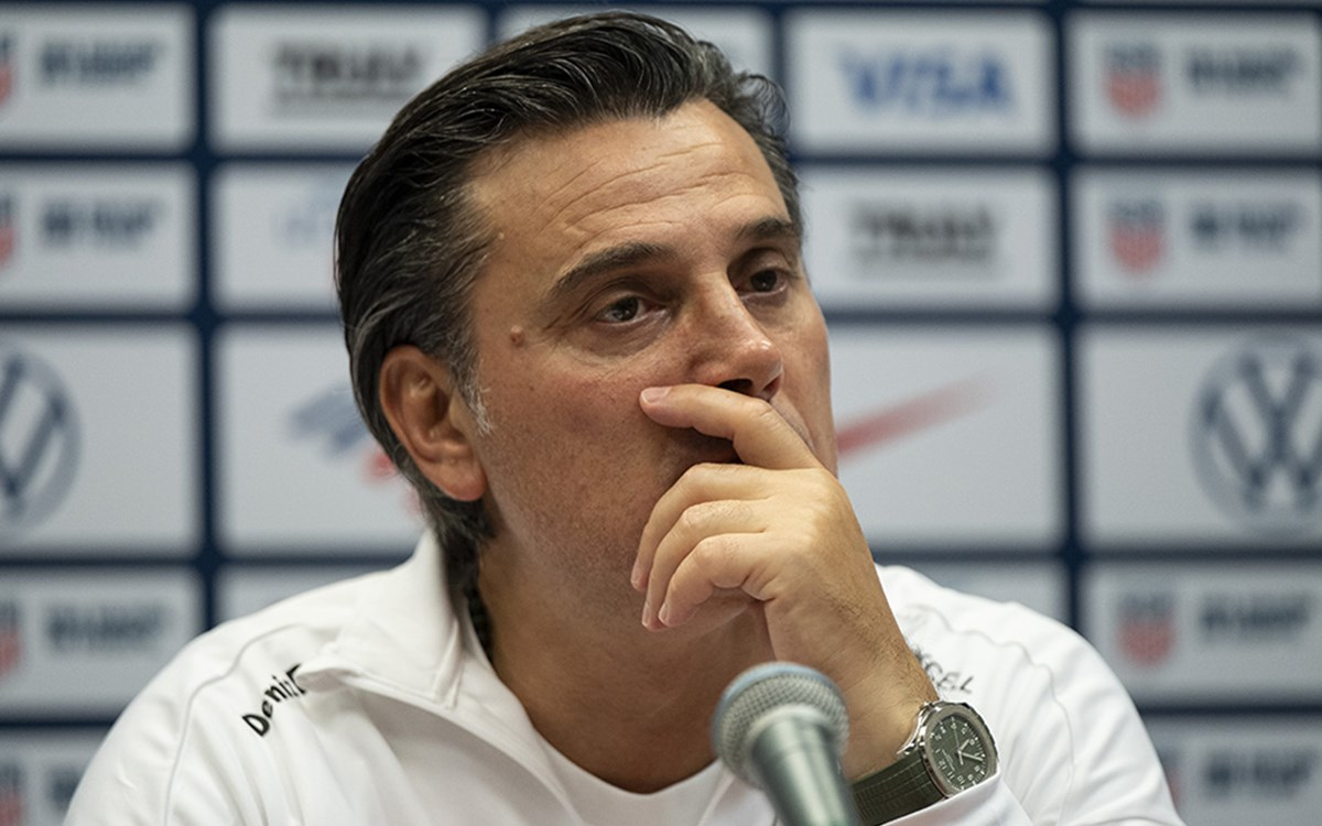 Türkiye milli takımı ABD maçına hazırlanırken teknik direktör Vincenzo Montella basın toplantısında